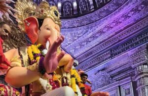 *राज्यातील बळीराजावरील दुष्काळाचे संकट दूर कर; लालबागच्या राजा चरणी उपमुख्यमंत्री सुनेत्रा पवार यांचे साकडे*