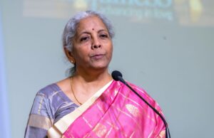 *UPI वर शुल्क लागणार? अर्थमंत्री निर्मला सीतारामन यांचं मोठं स्पष्टीकरण – ग्राहकांना १ रुपयाही लागणार नाही!*