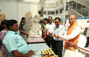 *मुख्य सचिव राजेश अग्रवाल यांच्या हस्ते मंत्रालयात खादी ग्रामोद्योग प्रदर्शनाचे उद्घाटन – १ ऑक्टोबरपर्यंत खरेदीची संधी*
